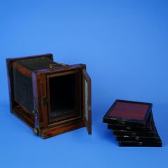 FRANSIZ AHŞAP KÖRÜKLÜ SAHA TİPİ FOTOĞRAF MAKİNESİ