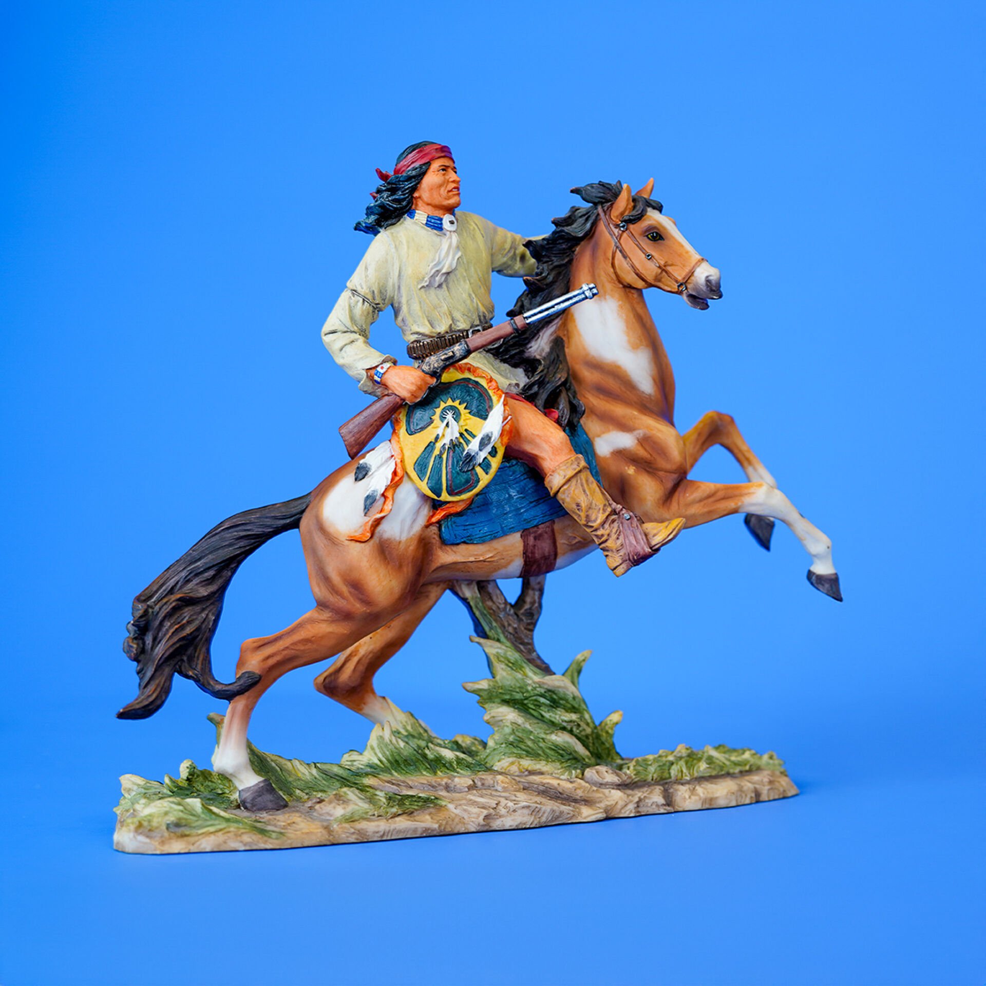 VERONESE DİZAYN ATLI KIZILDERİLİ DEKORATİF BİBLOSU