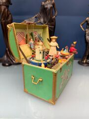 TOYS MARKA ANİMASYONLU ANTİKA LATERNA MÜZİK KUTUSU