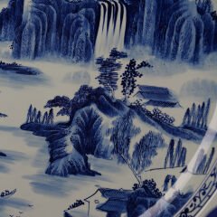 DEKORATİF SANATÇI İŞİ UZAK DOĞU TEMALI DEV BOY MAVİ BEYAZ PORSELEN TABAK VE ÇİFT VAZO